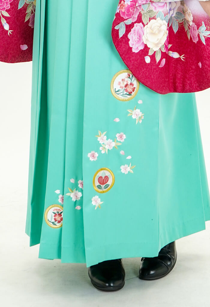 着物】白地ワイン袖ぼたん+【袴】ミントグリーン撫子に橘｜卒業式袴