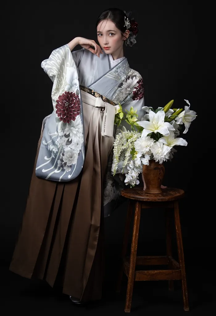 卒業式向け 袴レンタルセット シフォングレー×乱菊クリスタルの着物と抹茶ｸﾘｰﾑﾎﾞｶｼ紐水玉の袴（宅配ネットレンタル）