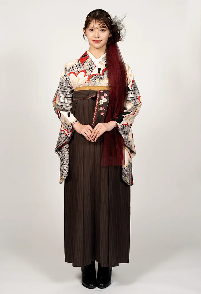 【着物】ｸﾞﾚｰに金松扇+【袴】茶kansai矢絣