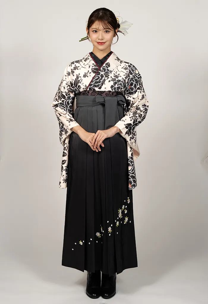 【着物】ぼかし牡丹+【袴】ｸﾞﾚｰﾎﾞｶｼ斜めｼｼｭｳ