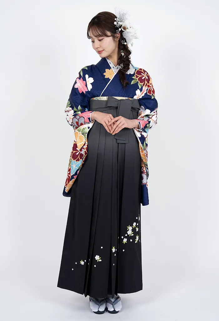 さくら様⭐︎はかまセット 着物】紺地雪輪桜C+【袴】ｸﾞﾚｰﾎﾞｶｼ斜めｼｼｭｳ｜卒業式袴宅配ネット