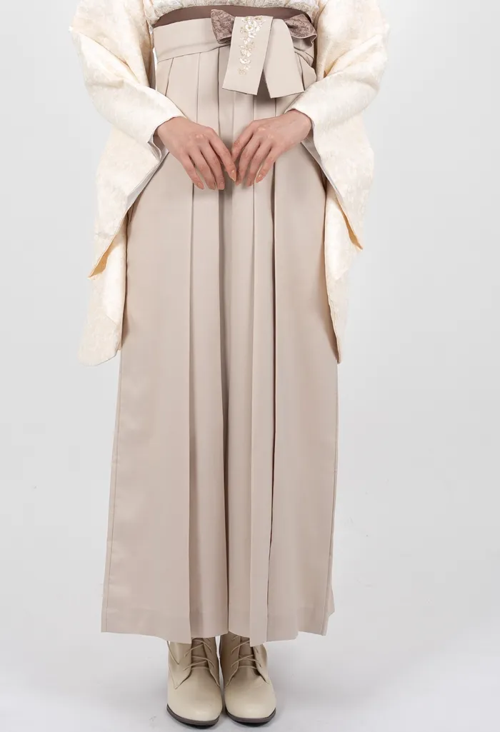 卒業式袴レンタル　ﾎﾜｲﾄｸﾞﾚｰ紐ﾚｰｽ調ｻｸﾗ刺繍の袴単品