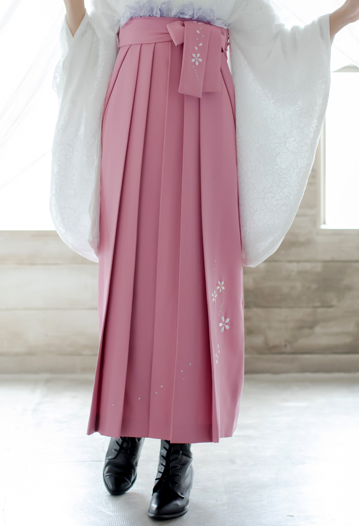 卒業式で着るピンク色のレンタル袴